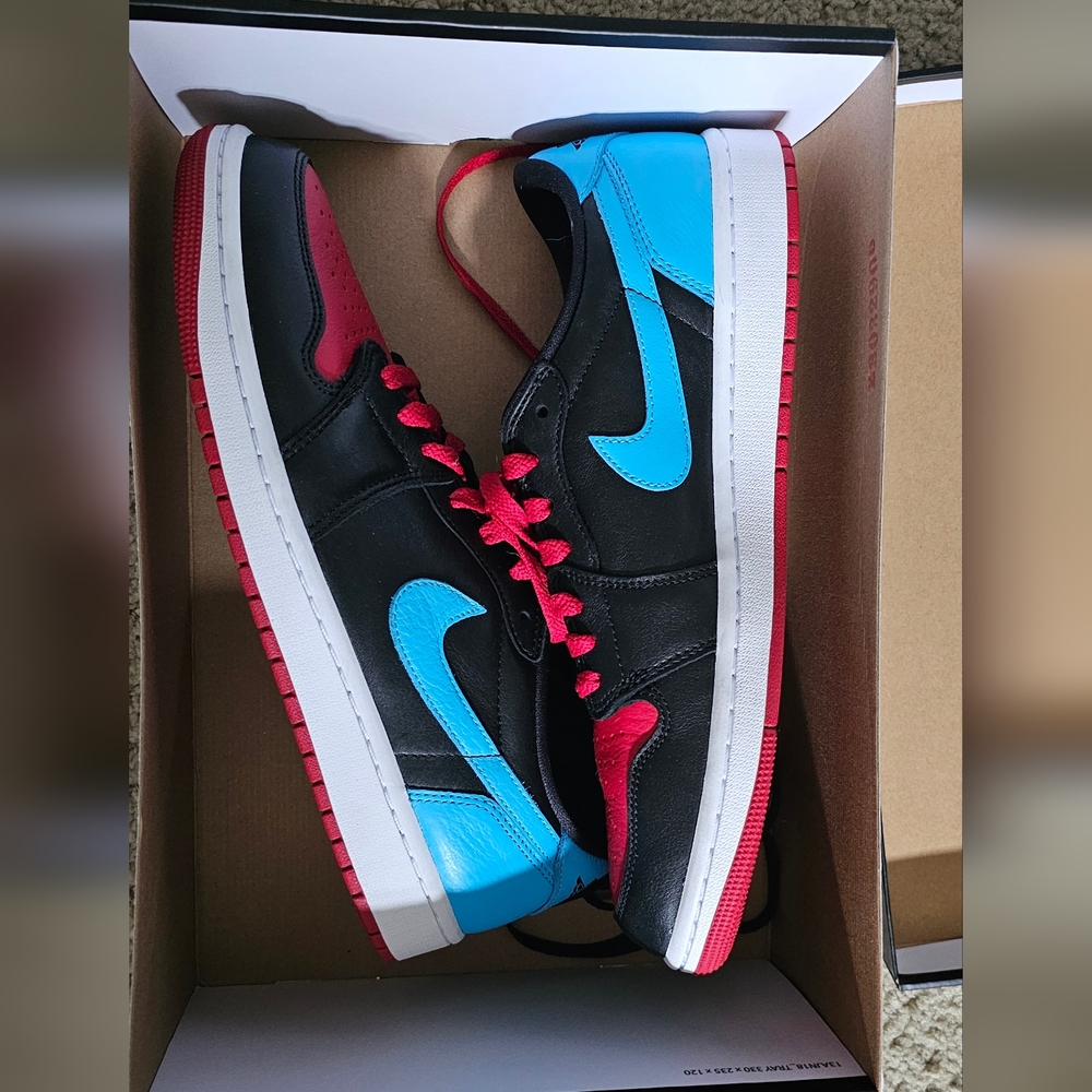 Jordan 1 Women's  Size 12 (10.5 in Men's)